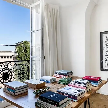 4br Stone's Throw From Eiffel - What'app - 0034-635-520-036 - For Reservations! Διαμέρισμα Παρίσι